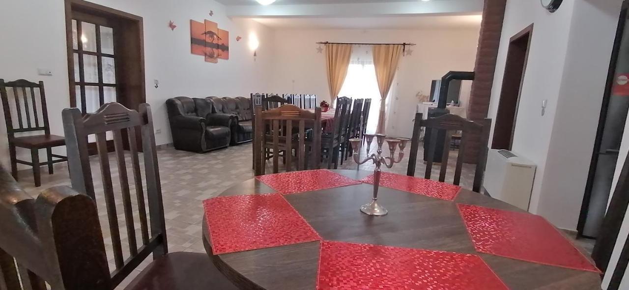 Pensiunea Maya Sîmbăta de Sus Kültér fotó
