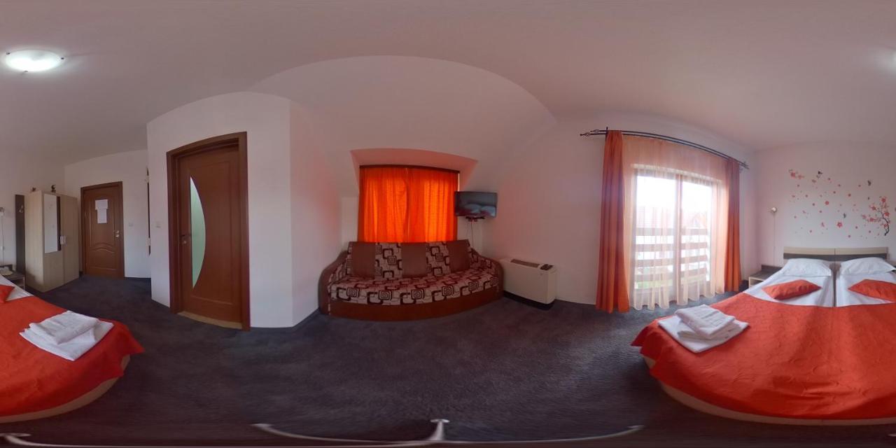 Pensiunea Maya Sîmbăta de Sus Kültér fotó
