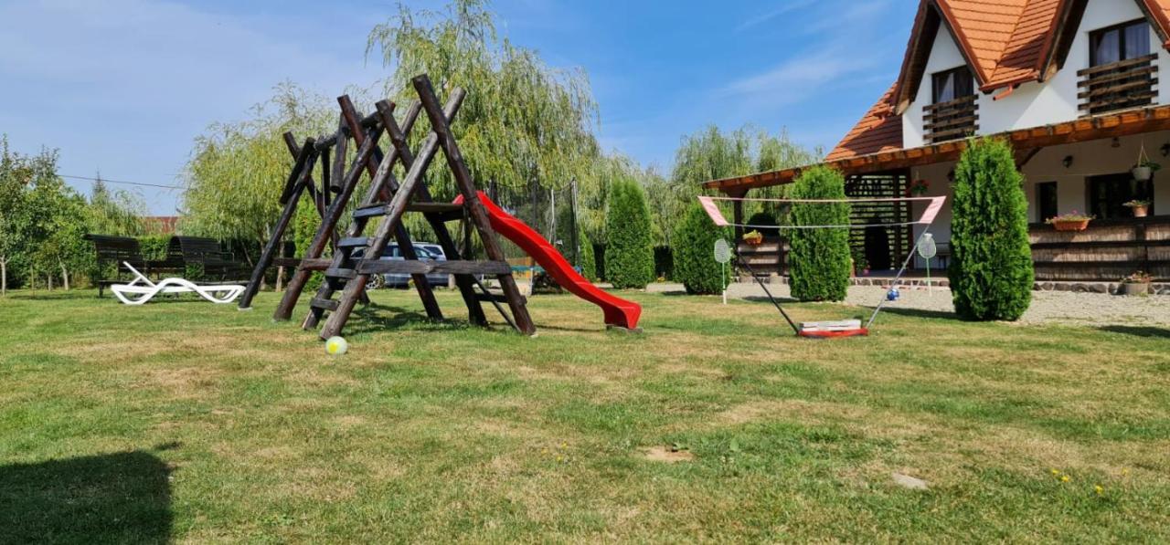 Pensiunea Maya Sîmbăta de Sus Kültér fotó