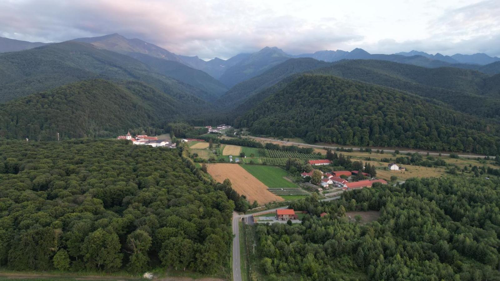 Pensiunea Maya Sîmbăta de Sus Kültér fotó